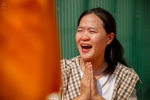 ภาพ No.15674:ประมวลภาพพิธีอัญเชิญรูปหล่อทองคำพระมงคลเทพมุนี (สด จนฺทสโร) ประดิษฐาน ณ วัดโบสถ์บน