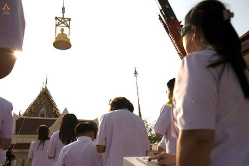 ภาพ No.15686:ประมวลภาพพิธีอัญเชิญรูปหล่อทองคำพระมงคลเทพมุนี (สด จนฺทสโร) ประดิษฐาน ณ วัดโบสถ์บน