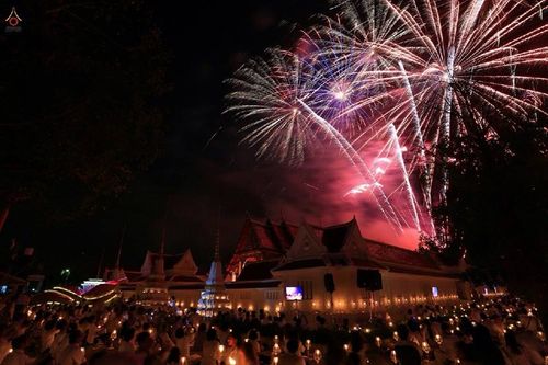 ภาพ No.15693:ประมวลภาพพิธีอัญเชิญรูปหล่อทองคำพระมงคลเทพมุนี (สด จนฺทสโร) ประดิษฐาน ณ วัดโบสถ์บน