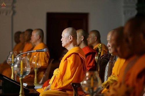 ภาพ No.15694:ประมวลภาพพิธีอัญเชิญรูปหล่อทองคำพระมงคลเทพมุนี (สด จนฺทสโร) ประดิษฐาน ณ วัดโบสถ์บน