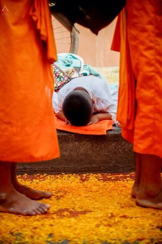 ภาพ No.15699:ประมวลภาพพิธีอัญเชิญรูปหล่อทองคำพระมงคลเทพมุนี (สด จนฺทสโร) ประดิษฐาน ณ วัดโบสถ์บน