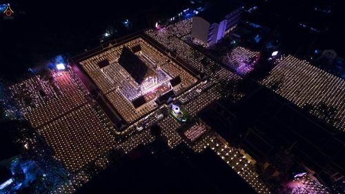 ภาพ No.15710:ประมวลภาพพิธีอัญเชิญรูปหล่อทองคำพระมงคลเทพมุนี (สด จนฺทสโร) ประดิษฐาน ณ วัดโบสถ์บน