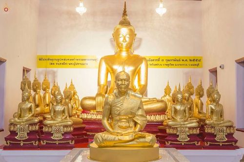 ภาพ No.15717:ประมวลภาพพิธีอัญเชิญรูปหล่อทองคำพระมงคลเทพมุนี (สด จนฺทสโร) ประดิษฐาน ณ วัดโบสถ์บน