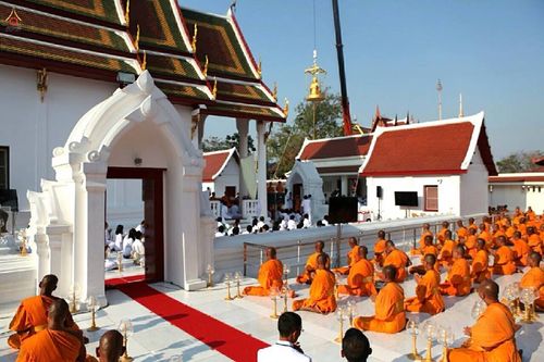 ภาพ No.15718:ประมวลภาพพิธีอัญเชิญรูปหล่อทองคำพระมงคลเทพมุนี (สด จนฺทสโร) ประดิษฐาน ณ วัดโบสถ์บน