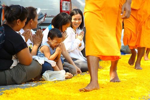 ภาพ No.15759:ประมวลภาพพิธีอัญเชิญรูปหล่อทองคำพระมงคลเทพมุนี (สด จนฺทสโร) ประดิษฐาน ณ วัดโบสถ์บน