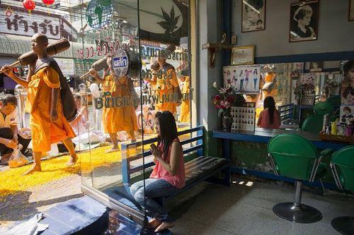 ภาพ No.15763:ประมวลภาพพิธีอัญเชิญรูปหล่อทองคำพระมงคลเทพมุนี (สด จนฺทสโร) ประดิษฐาน ณ วัดโบสถ์บน