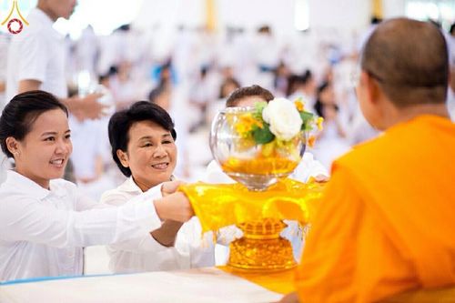 ภาพ No.15789:ประมวลภาพพิธีถวายโคมมาฆประทีป เสาร์ที่ 14 กุมภาพันธ์ พ.ศ.2558