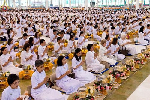 ภาพ No.15788:ประมวลภาพพิธีถวายโคมมาฆประทีป เสาร์ที่ 14 กุมภาพันธ์ พ.ศ.2558