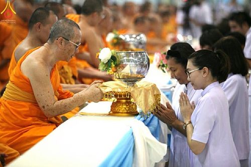 ภาพ No.15794:ประมวลภาพพิธีถวายโคมมาฆประทีป เสาร์ที่ 14 กุมภาพันธ์ พ.ศ.2558