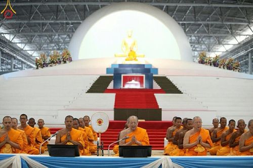 ภาพ No.15795:ประมวลภาพพิธีถวายโคมมาฆประทีป เสาร์ที่ 14 กุมภาพันธ์ พ.ศ.2558