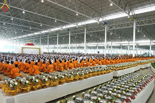 ภาพ No.15801:ประมวลภาพพิธีถวายโคมมาฆประทีป เสาร์ที่ 14 กุมภาพันธ์ พ.ศ.2558