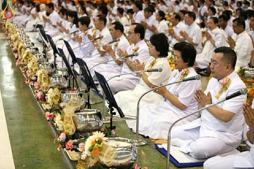 ภาพ No.15804:ประมวลภาพพิธีถวายโคมมาฆประทีป เสาร์ที่ 14 กุมภาพันธ์ พ.ศ.2558