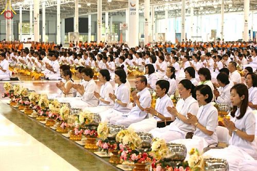 ภาพ No.15807:ประมวลภาพพิธีถวายโคมมาฆประทีป เสาร์ที่ 14 กุมภาพันธ์ พ.ศ.2558