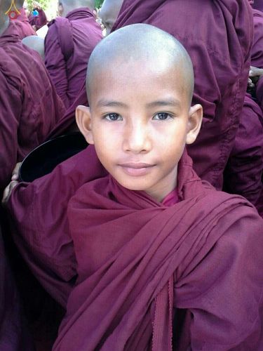 ภาพ No.15914:ประมวลภาพตักบาตรมิตรภาพไทย-พม่า พระ 1,000 รูป ณ วัดวารีบรรพต (วัดบางนอน) จ.ระนอง