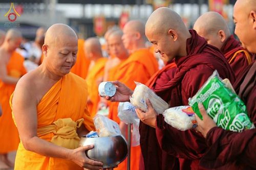 ภาพ No.16021:ประมวลภาพวันมาฆบูชา วันพุธที่ 4 มีนาคม พ.ศ.2558 ณ วัดพระธรรมกาย จ.ปทุมธานี