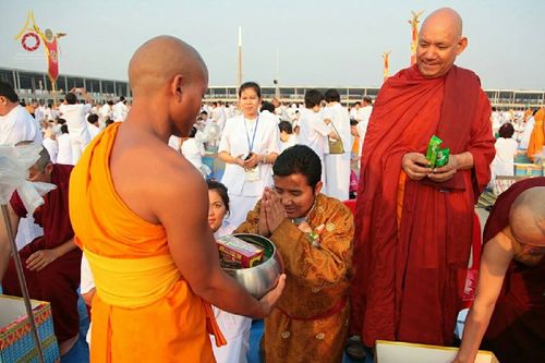 ภาพ No.16024:ประมวลภาพวันมาฆบูชา วันพุธที่ 4 มีนาคม พ.ศ.2558 ณ วัดพระธรรมกาย จ.ปทุมธานี