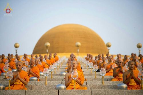 ภาพ No.16042:ประมวลภาพวันมาฆบูชา วันพุธที่ 4 มีนาคม พ.ศ.2558 ณ วัดพระธรรมกาย จ.ปทุมธานี