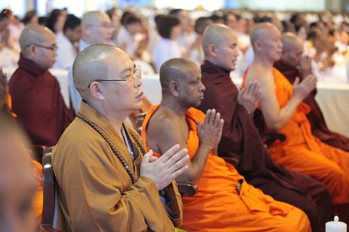 ภาพ No.16054:ประมวลภาพวันมาฆบูชา วันพุธที่ 4 มีนาคม พ.ศ.2558 ณ วัดพระธรรมกาย จ.ปทุมธานี