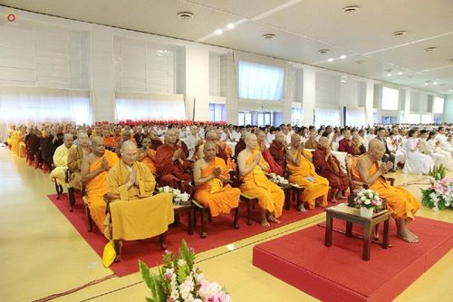 ภาพ No.16062:ประมวลภาพวันมาฆบูชา วันพุธที่ 4 มีนาคม พ.ศ.2558 ณ วัดพระธรรมกาย จ.ปทุมธานี