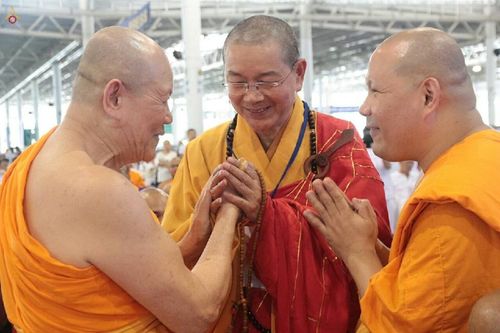 ภาพ No.16076:ประมวลภาพวันมาฆบูชา วันพุธที่ 4 มีนาคม พ.ศ.2558 ณ วัดพระธรรมกาย จ.ปทุมธานี