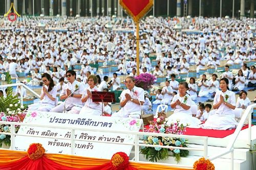 ภาพ No.16099:ประมวลภาพวันมาฆบูชา วันพุธที่ 4 มีนาคม พ.ศ.2558 ณ วัดพระธรรมกาย จ.ปทุมธานี