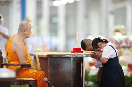ภาพ No.16100:ประมวลภาพวันมาฆบูชา วันพุธที่ 4 มีนาคม พ.ศ.2558 ณ วัดพระธรรมกาย จ.ปทุมธานี