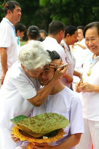 ภาพ No.16211:ประมวลภาพพิธีปลงผมธรรมทายาท รุ่นบูชาธรรม 71 ปี พระเทพญาณมหามุนี