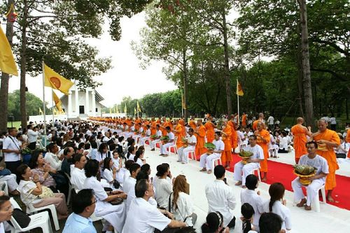 ภาพ No.16218:ประมวลภาพพิธีปลงผมธรรมทายาท รุ่นบูชาธรรม 71 ปี พระเทพญาณมหามุนี