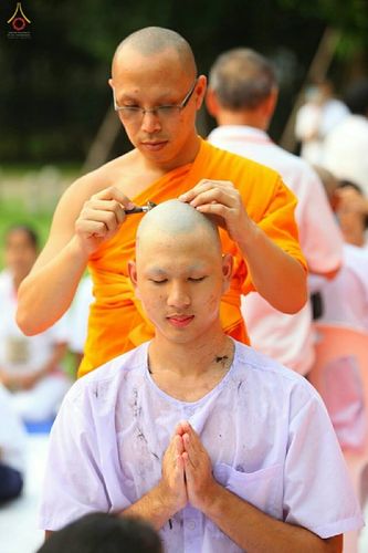 ภาพ No.16219:ประมวลภาพพิธีปลงผมธรรมทายาท รุ่นบูชาธรรม 71 ปี พระเทพญาณมหามุนี