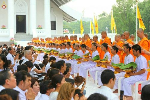 ภาพ No.16220:ประมวลภาพพิธีปลงผมธรรมทายาท รุ่นบูชาธรรม 71 ปี พระเทพญาณมหามุนี