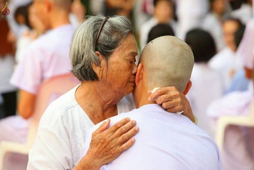 ภาพ No.16230:ประมวลภาพพิธีปลงผมธรรมทายาท รุ่นบูชาธรรม 71 ปี พระเทพญาณมหามุนี