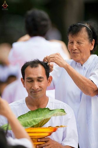 ภาพ No.16240:ประมวลภาพพิธีปลงผมธรรมทายาท รุ่นบูชาธรรม 71 ปี พระเทพญาณมหามุนี