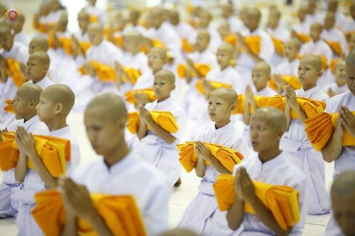 ภาพ No.16469:ประมวลภาพพิธีบรรพชาธรรมทายาทนานาชาติ 4 รุ่น