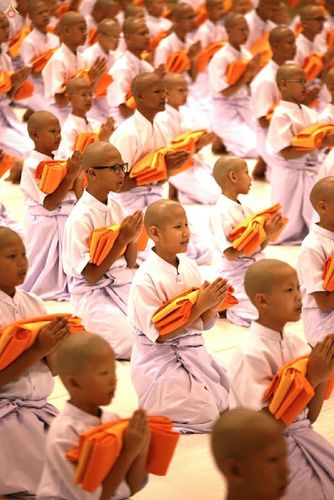 ภาพ No.16512:ประมวลภาพพิธีบรรพชาธรรมทายาทนานาชาติ 4 รุ่น