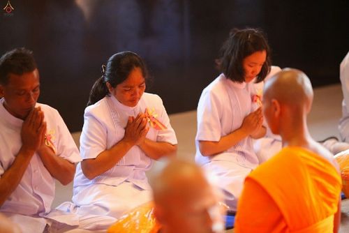 ภาพ No.16817:ประมวลภาพพิธีอุปสมบทสามเณรเตรียมสถาบันธรรมชัย รุ่นที่ 12