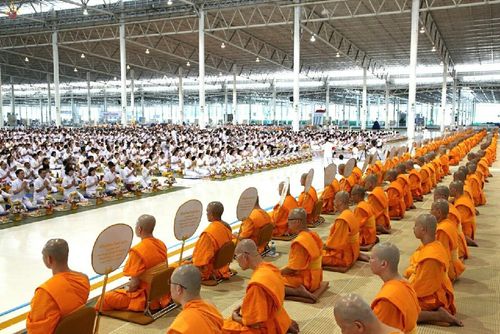 ภาพ No.16834:ประมวลภาพพิธีมอบกองทุนการศึกษาภาษาบาลี - นักธรรม - ทางก้าวหน้า ประจำปี พ.ศ. 2558