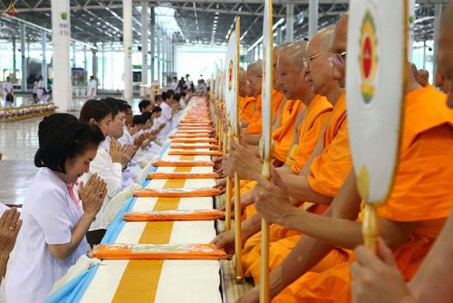 ภาพ No.16841:ประมวลภาพพิธีมอบกองทุนการศึกษาภาษาบาลี - นักธรรม - ทางก้าวหน้า ประจำปี พ.ศ. 2558