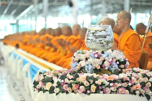 ภาพ No.16843:ประมวลภาพพิธีมอบกองทุนการศึกษาภาษาบาลี - นักธรรม - ทางก้าวหน้า ประจำปี พ.ศ. 2558