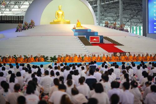 ภาพ No.16844:ประมวลภาพพิธีมอบกองทุนการศึกษาภาษาบาลี - นักธรรม - ทางก้าวหน้า ประจำปี พ.ศ. 2558