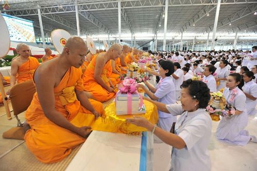 ภาพ No.16845:ประมวลภาพพิธีมอบกองทุนการศึกษาภาษาบาลี - นักธรรม - ทางก้าวหน้า ประจำปี พ.ศ. 2558