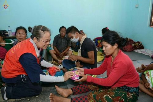 ภาพ No.16858:มูลนิธิธรรมกายช่วยเหลือผู้ประสบภัยแผ่นดินไหวที่ประเทศเนปาล