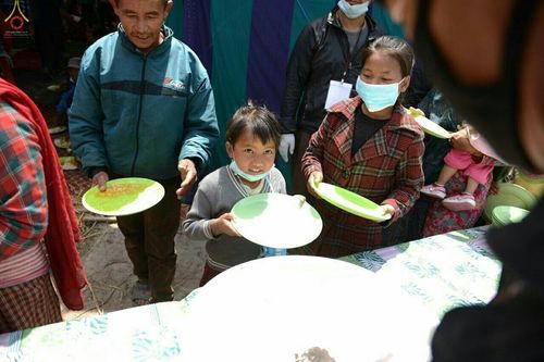 ภาพ No.16856:มูลนิธิธรรมกายช่วยเหลือผู้ประสบภัยแผ่นดินไหวที่ประเทศเนปาล