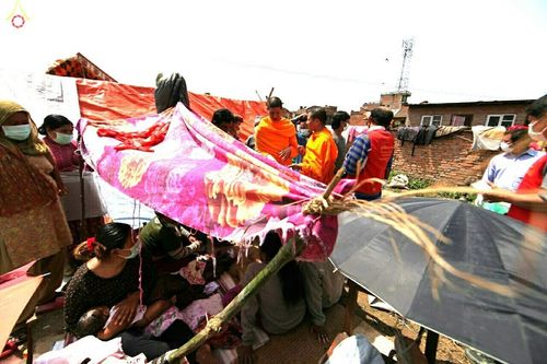 ภาพ No.16862:มูลนิธิธรรมกายช่วยเหลือผู้ประสบภัยแผ่นดินไหวที่ประเทศเนปาล