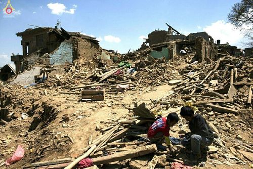 ภาพ No.16879:มูลนิธิธรรมกายช่วยเหลือผู้ประสบภัยแผ่นดินไหวที่ประเทศเนปาล