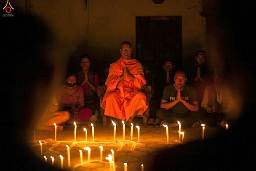 ภาพ No.16882:มูลนิธิธรรมกายช่วยเหลือผู้ประสบภัยแผ่นดินไหวที่ประเทศเนปาล