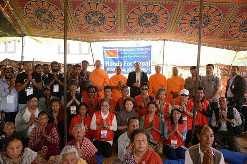 ภาพ No.16929:มูลนิธิธรรมกายช่วยเหลือผู้ประสบภัยแผ่นดินไหวที่ประเทศเนปาล