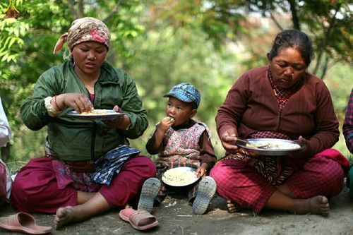 ภาพ No.16948:มูลนิธิธรรมกายช่วยเหลือผู้ประสบภัยแผ่นดินไหวที่ประเทศเนปาล