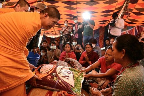 ภาพ No.16952:มูลนิธิธรรมกายช่วยเหลือผู้ประสบภัยแผ่นดินไหวที่ประเทศเนปาล