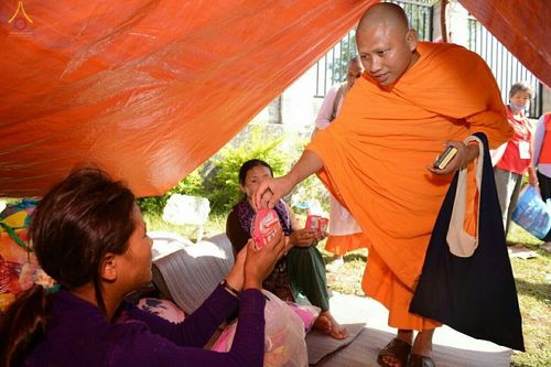 ภาพ No.16975:มูลนิธิธรรมกายช่วยเหลือผู้ประสบภัยแผ่นดินไหวที่ประเทศเนปาล