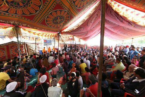 ภาพ No.16985:มูลนิธิธรรมกายช่วยเหลือผู้ประสบภัยแผ่นดินไหวที่ประเทศเนปาล